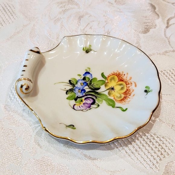 Herend Hungarian antique rare porcelain shell shape trinket dish. - Picture 5 of 8
